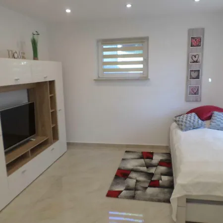 Apartamento 1 Zi. Naehe Flughafen/messe Stuttgart 24h *