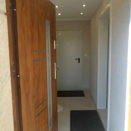 1 Zi. Naehe Flughafen/messe Stuttgart 24h Apartamento *