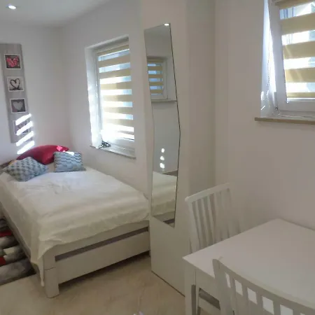 Apartamento 1 Zi. Naehe Flughafen/messe Stuttgart 24h *